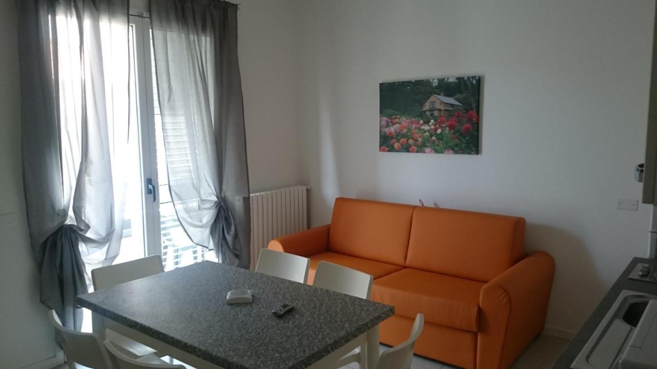 Residence Altea Riccione Exteriör bild