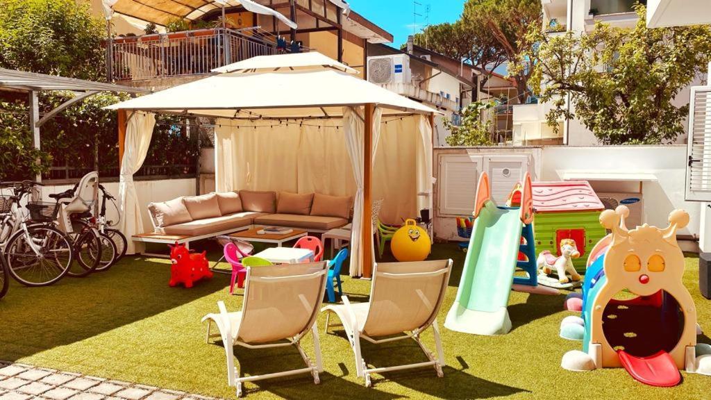Residence Altea Riccione Exteriör bild