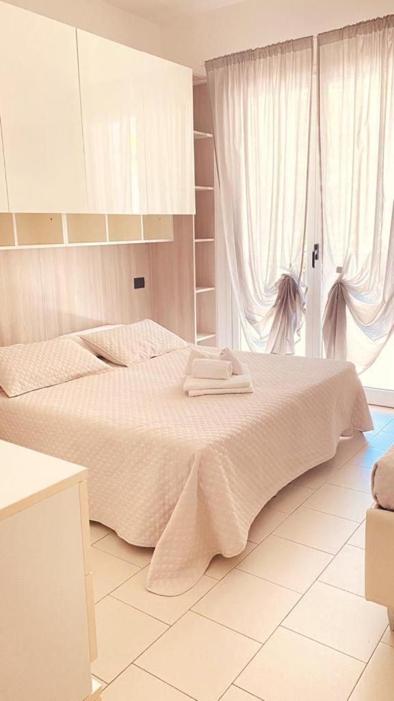 Residence Altea Riccione Exteriör bild