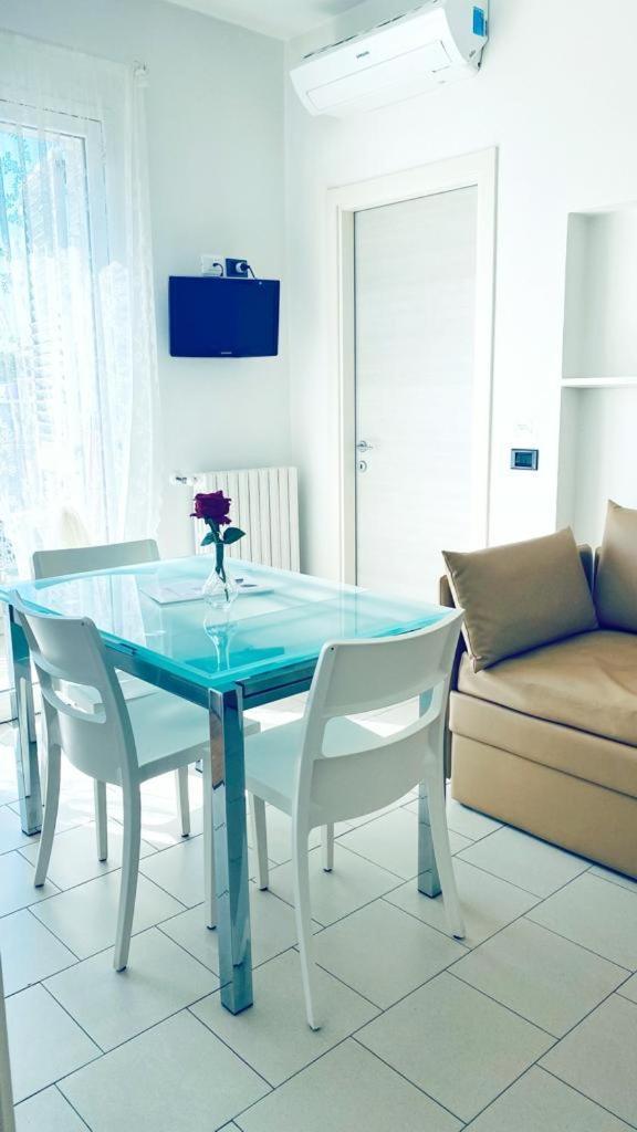 Residence Altea Riccione Exteriör bild
